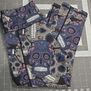 CVG Midnight Skull Capri leggings sz S